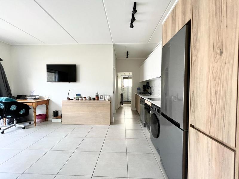 To Let 1 Bedroom Property for Rent in Sandown Western Cape
